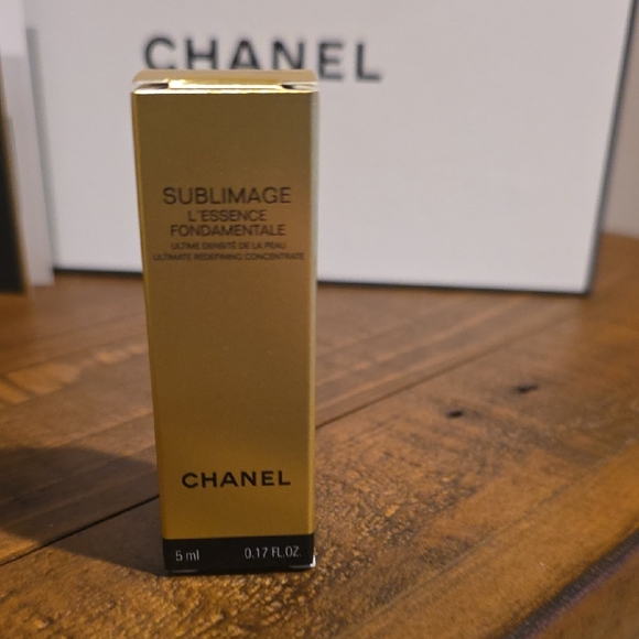 CHANEL Skincare Sample Set - Picture 12 of 15